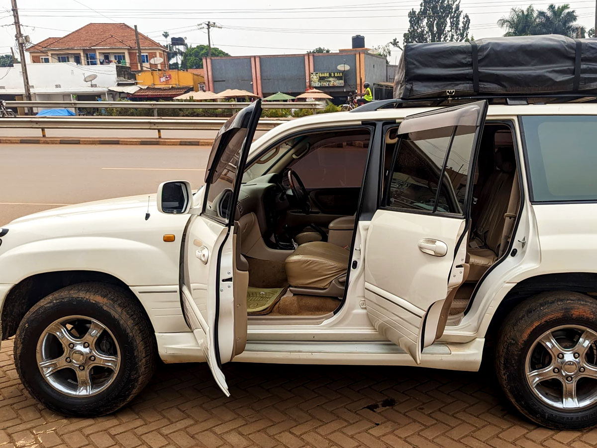 land-cruiser-v8-rental-uganda-hire-a-cheap-4x4-v8-in-uganda